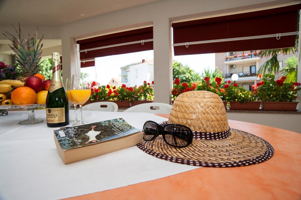 Villa Fontana Sukosan Bagian luar foto