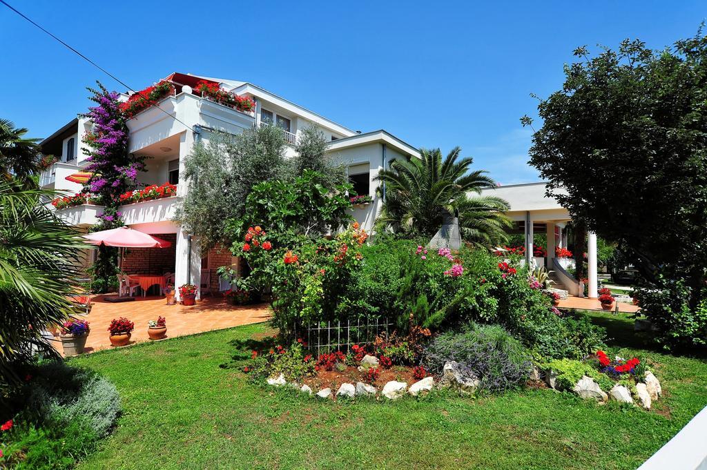 Villa Fontana Sukosan Bagian luar foto
